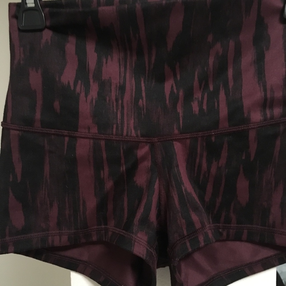 Lululemon wunder short